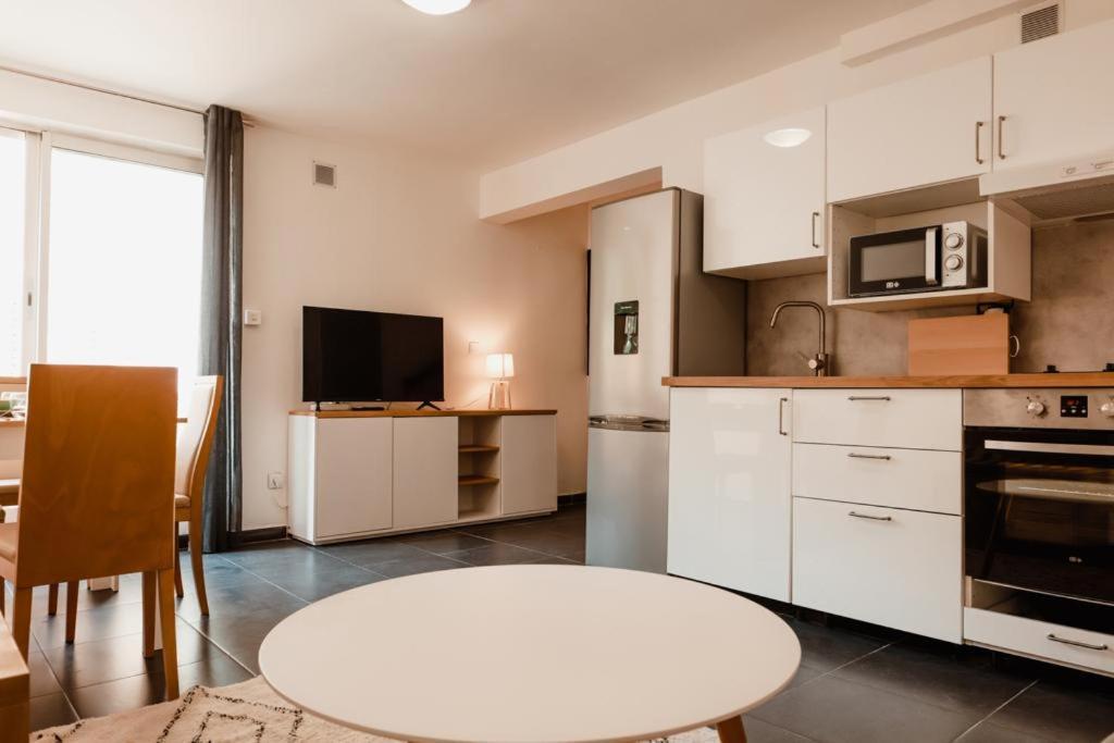 Апартаменты Calvi. T2 2/4 Personnes A 100 Metres De La Plage Кальви Экстерьер фото